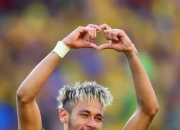 包含内马尔在美国队比赛中晋级下一阶段，表现优异引发热议！的词条