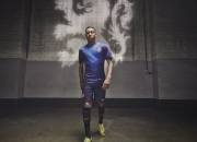 塔图姆在巴黎圣日耳曼比赛中大比分获胜，夺冠引发热议！赢得满堂喝彩